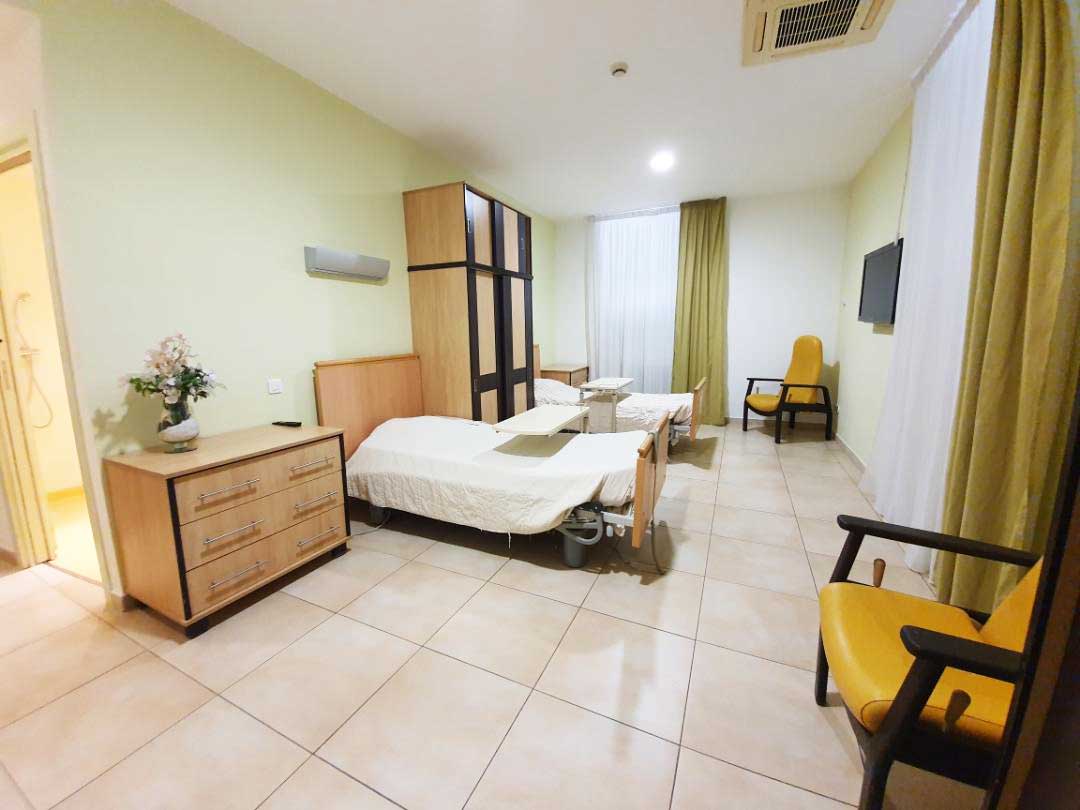 une chambre spacieuse