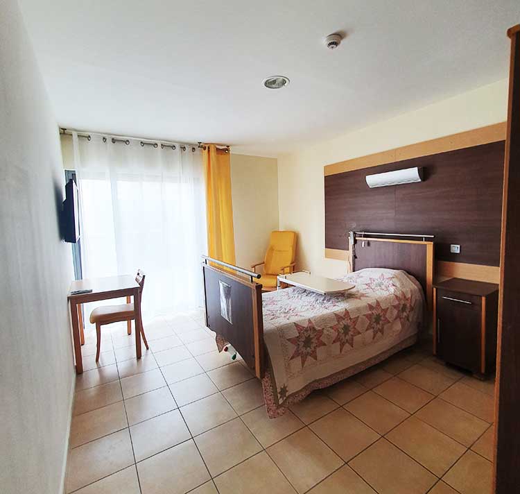 une chambre spacieuse